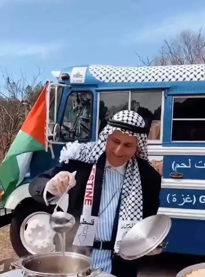 فلسطيني يصنع باص العودة في أمريكا