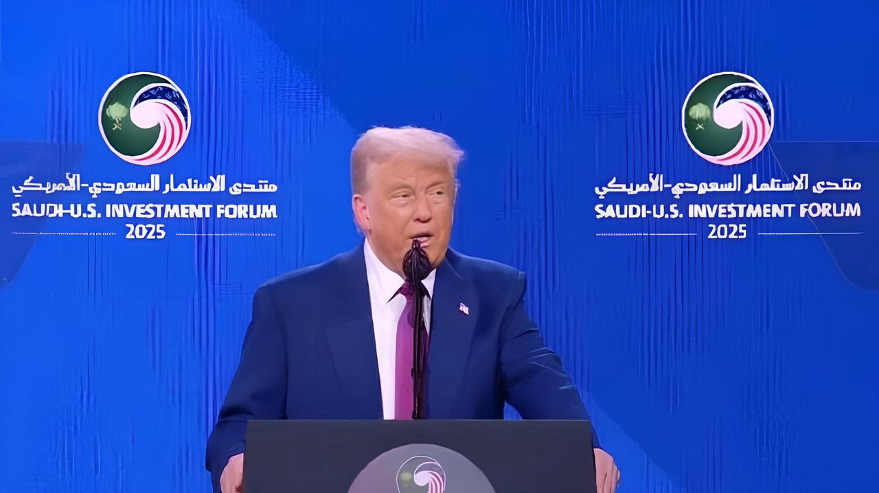ترامب يتحدث عن مستقبل "أفضل" لغزة ويقول إنه سيأمر برفع عقوبات سوريا