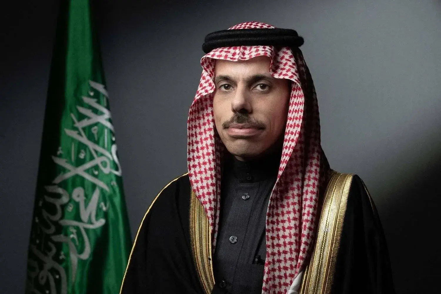 وزير الخارجية السعودي يجري اتصالات لبحث تطورات غزة
