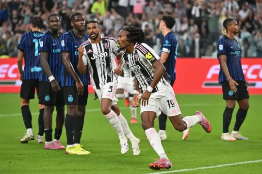الدوري الإيطالي: اليوفي يقهر الانتر في مباراة مجنونة