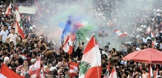 لبنان.. الشارع لا يتوقف والحلول في مهب الريح