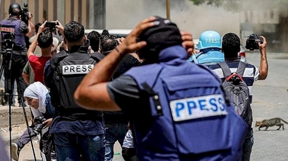 نادي الأسير: 49 صحفيا معتقلا في سجون الاحتلال منذ بدء العدوان