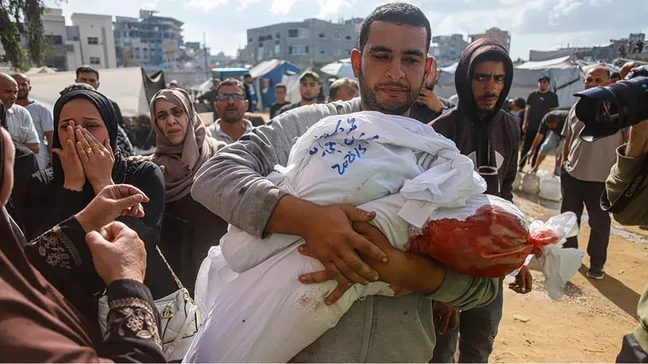 22 شهيدا في قصف للاحتلال على دير البلح وتل الزعتر