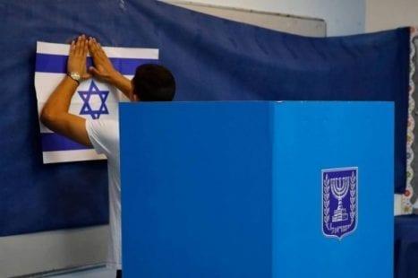 فتح صناديق الإقتراع للانتخابات "الإسرائيلية" الثالثة وسط توقعات بالفشل