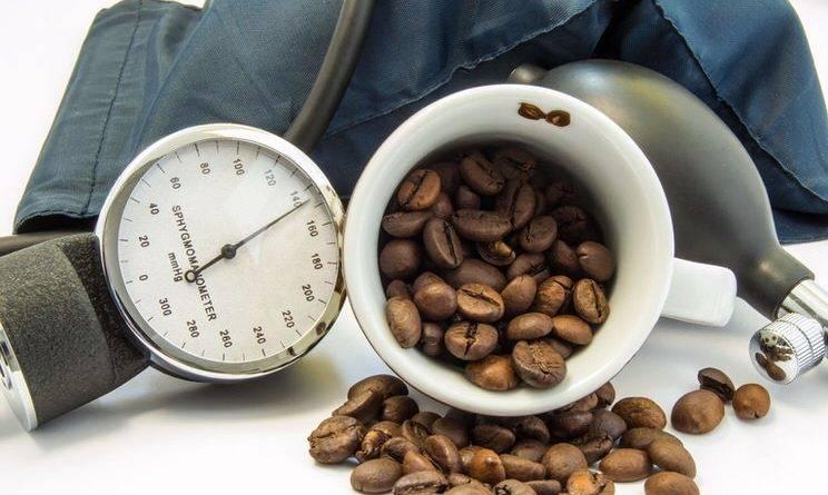 ماذا يحدث لضغط دمك عندما تشرب الكافيين؟