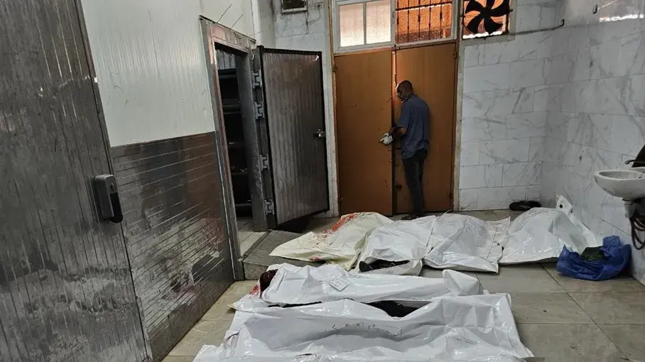 عشرات الشهداء والجرحى في مجزرة مروعة قرب موقع للمساعدات الأمريكية غرب رفح