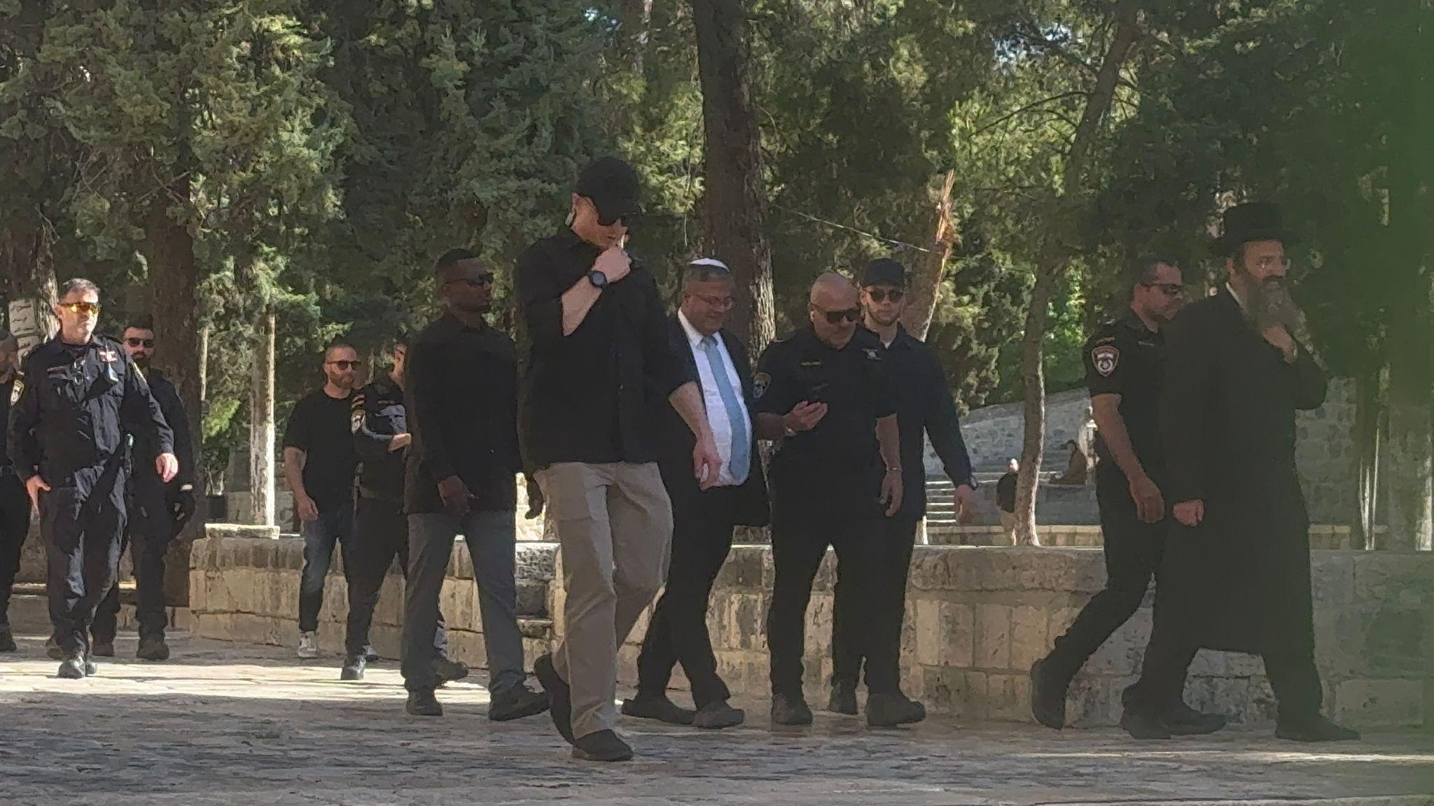 المتطرف بن غفير يقود اقتحام المستوطنين للمسجد الأقصى