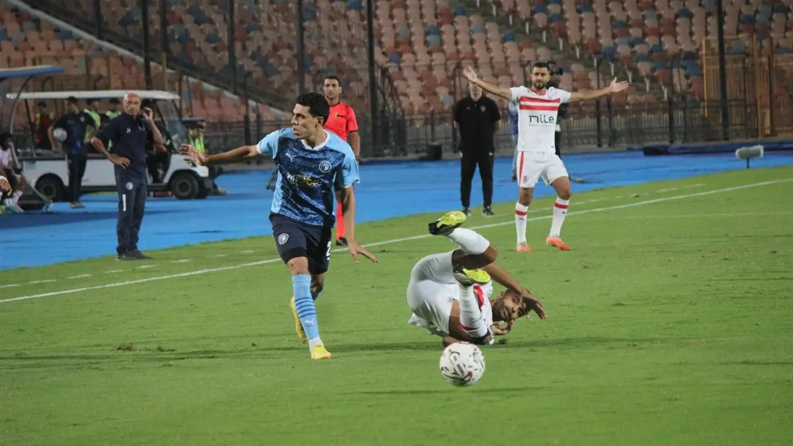 بيراميدز يواصل ملاحقة الأهلي بفوز صعب على الزمالك