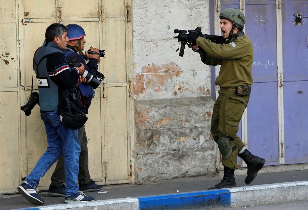 نقابة الصحفيين تطالب بوقف جرائم الاحتلال وانتهاكاته ضد الصحفيين