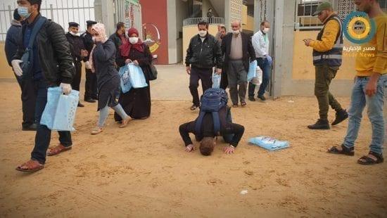 بالصور | بدء مغادرة المواطنين المستضافين في مراكز الحجر الصحي