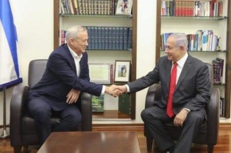 نتنياهو وغانتس على بعد خطوات من إعلان اتفاقهما حول الحكومة الجديدة