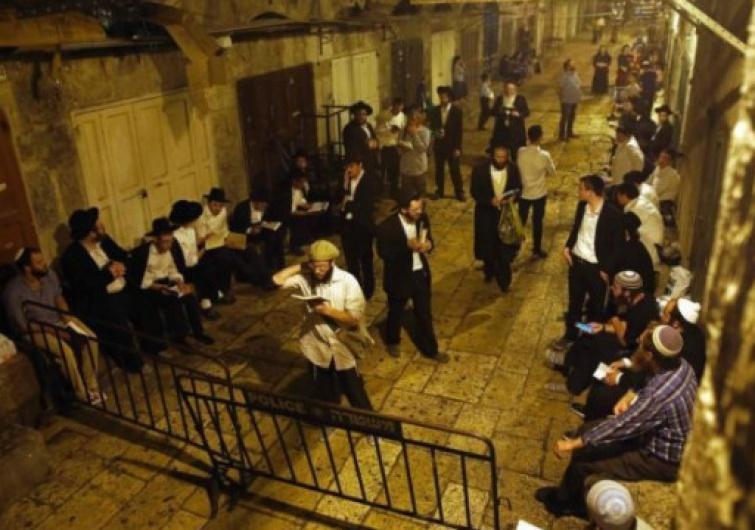 مستوطنون يقتحمون عدة أحياء في القدس المحتلة