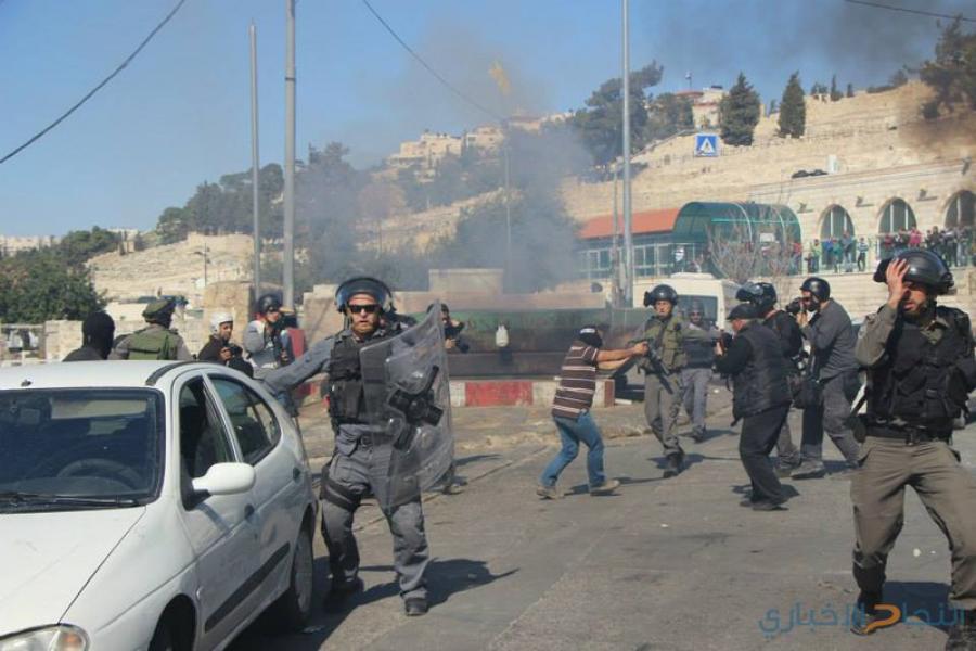 اعتداءات الاحتلال.. إصابة شاب بالرصاص في أريحا وفتاة ضرباً بالخليل