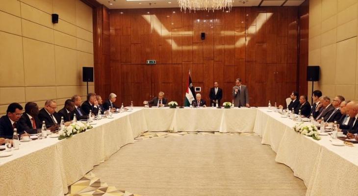 الرئيس عباس يبحث مع السفراء العرب تطورات حرب الإبادة على غزة