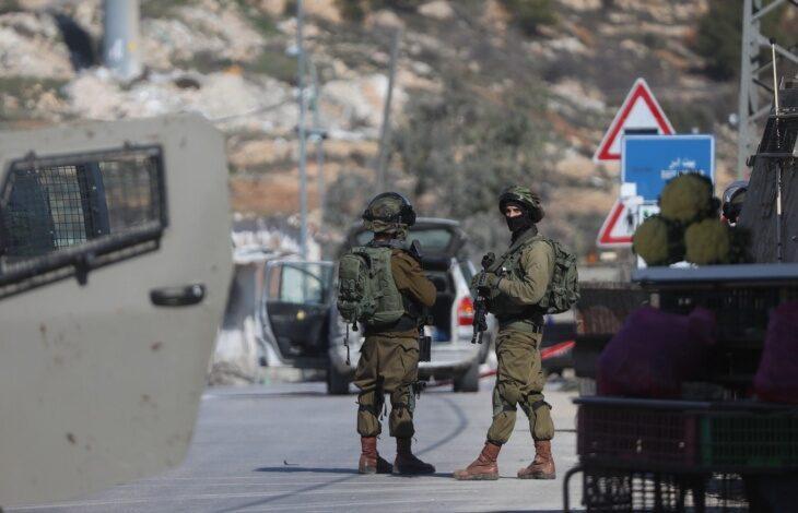جيش الاحتلال يقتحم منازل في القدس ويفتشها ويخرب محتوياتها
