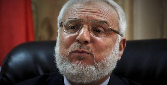 مجهولون يلقون قنبلة يدوية على منزل عزيز الدويك