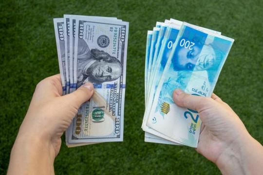 أسعار صرف العملات مقابل الشيكل اليوم الثلاثاء 13-9-2022