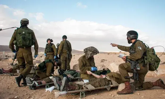 صحيفة عبرية: جنودنا أصبحوا أهدافًا سهلة في قطاع غزة