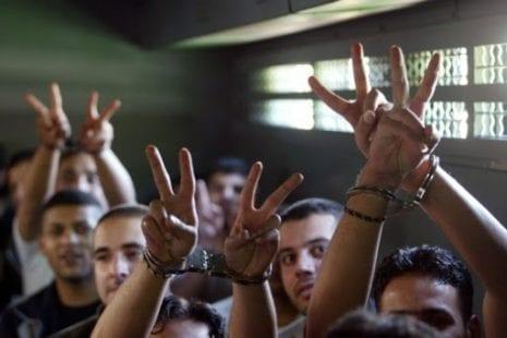 ما حقيقة وجود إصابات بفيروس كورونا بين الأسرى في سجون الاحتلال ؟