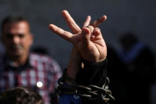 أسماء.. الاحتلال يصدر أوامر اعتقال إداري بحق معتقلين فلسطينيين
