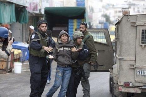 مركز القدس: 352 حالة اعتقال بينها 52 طفلاً و10 سيدات في فبراير