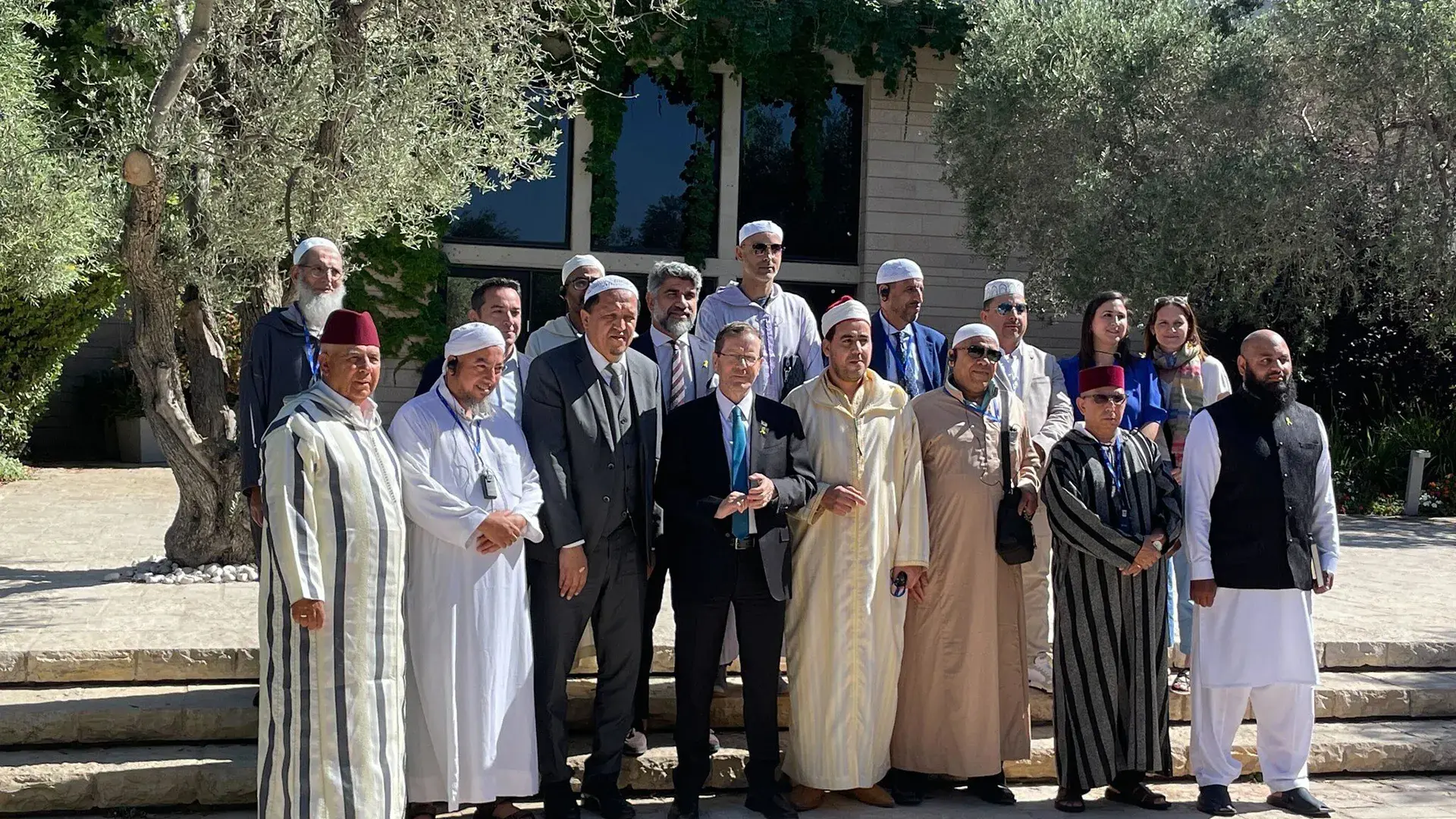 الأزهر يستنكر زيارة أئمة أوروبيين دولة الاحتلال ويصفهم بـ"الفئة الضالة"