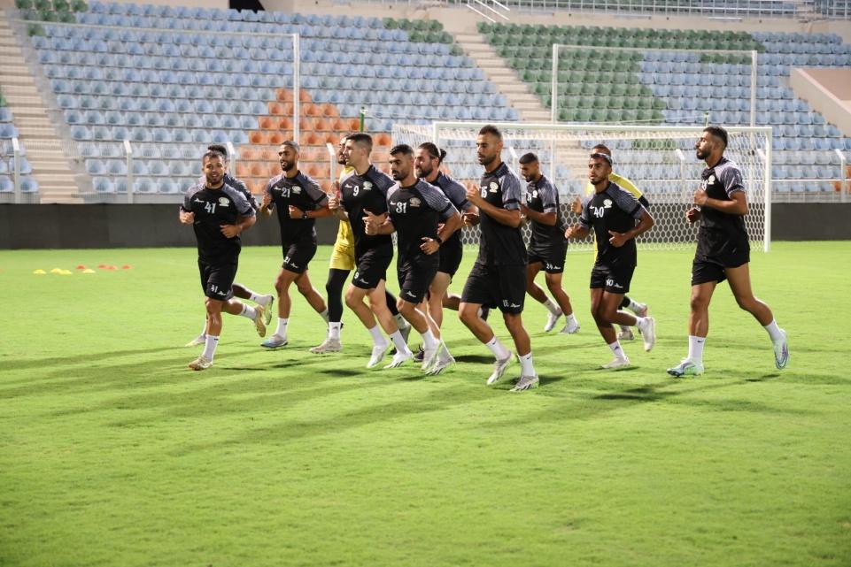 وصول بعثة المنتخب الوطني الأول لكرة القدم إلى مسقط