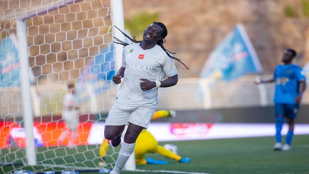 إغماء متكرر لـهداف الهلال السعودي غوميز يقلق جماهيره