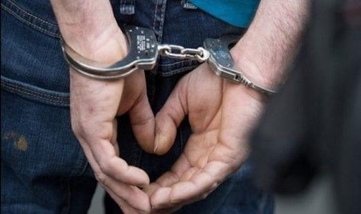 شرطة قلقيلية: القبض على شاب متهم بابتزاز فتاة عبر "واتس آب"