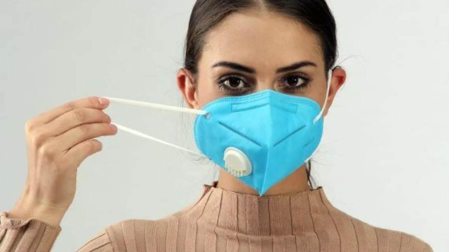 لماذا يتوجب على من يتناول لقاح كورونا مواصلة ارتداء الكمامة؟!