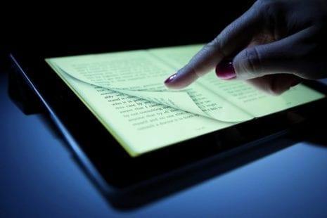 مكتبات تفتح أبوابها لتحميل الكتب مجاناً خلال فترة الحجر المنزلي