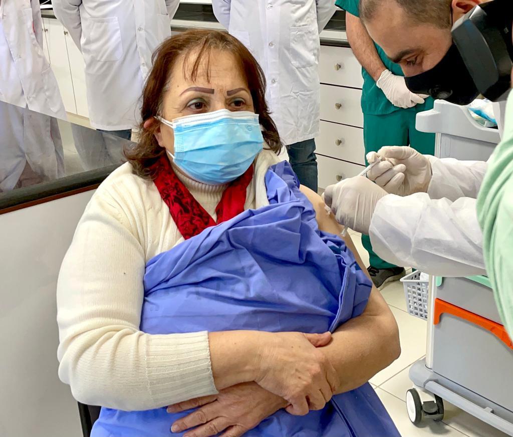 "وين اللقاح" غضب يَطال الصحة الفلسطينية للمطالبة بشفافية التوزيع