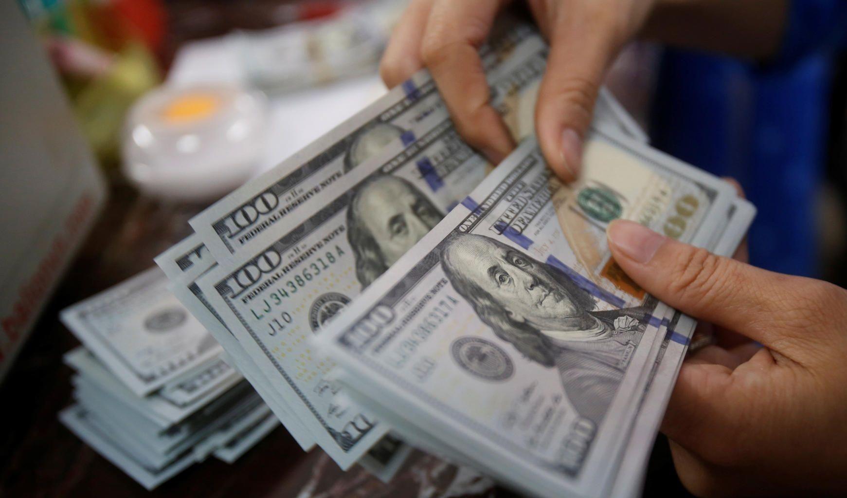 تفاصيل جديدة حول صرف دفعة شهر 10 من منحة الـ100 دولار للأسر الفقيرة