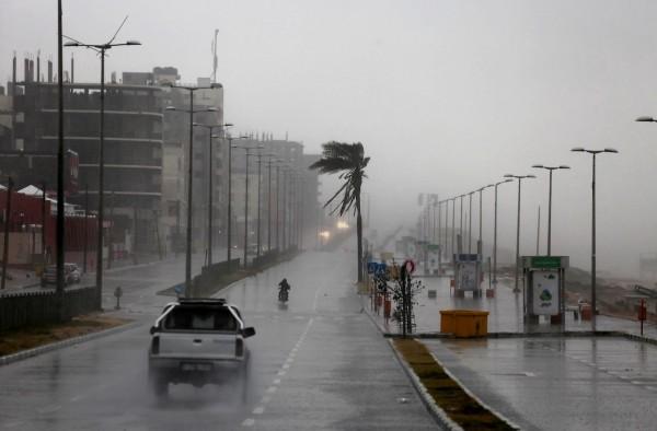 طقس: المنخفض الجوي يواصل تأثيره على البلاد وتوقعات بانحساره مساء اليوم