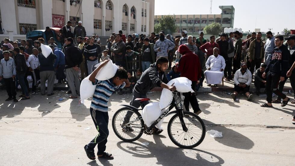 تحقيق يكشف: جنود إسرائيليون وراء فكرة شركات توزيع المساعدات الإنسانية بغزة