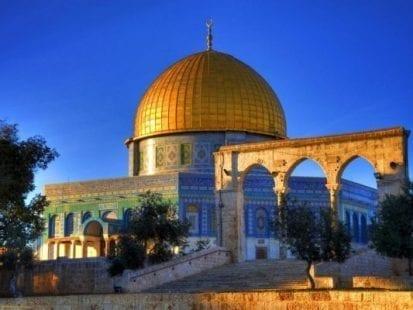 دائرة الأوقاف تبدأ بتعقيم المسجد الأقصى قبل وبعد كل صلاة