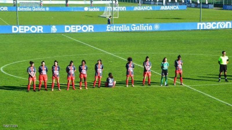المستطيل الأخضر  بالعالم يقف دقيقة صمت حدادًا على مارادونا