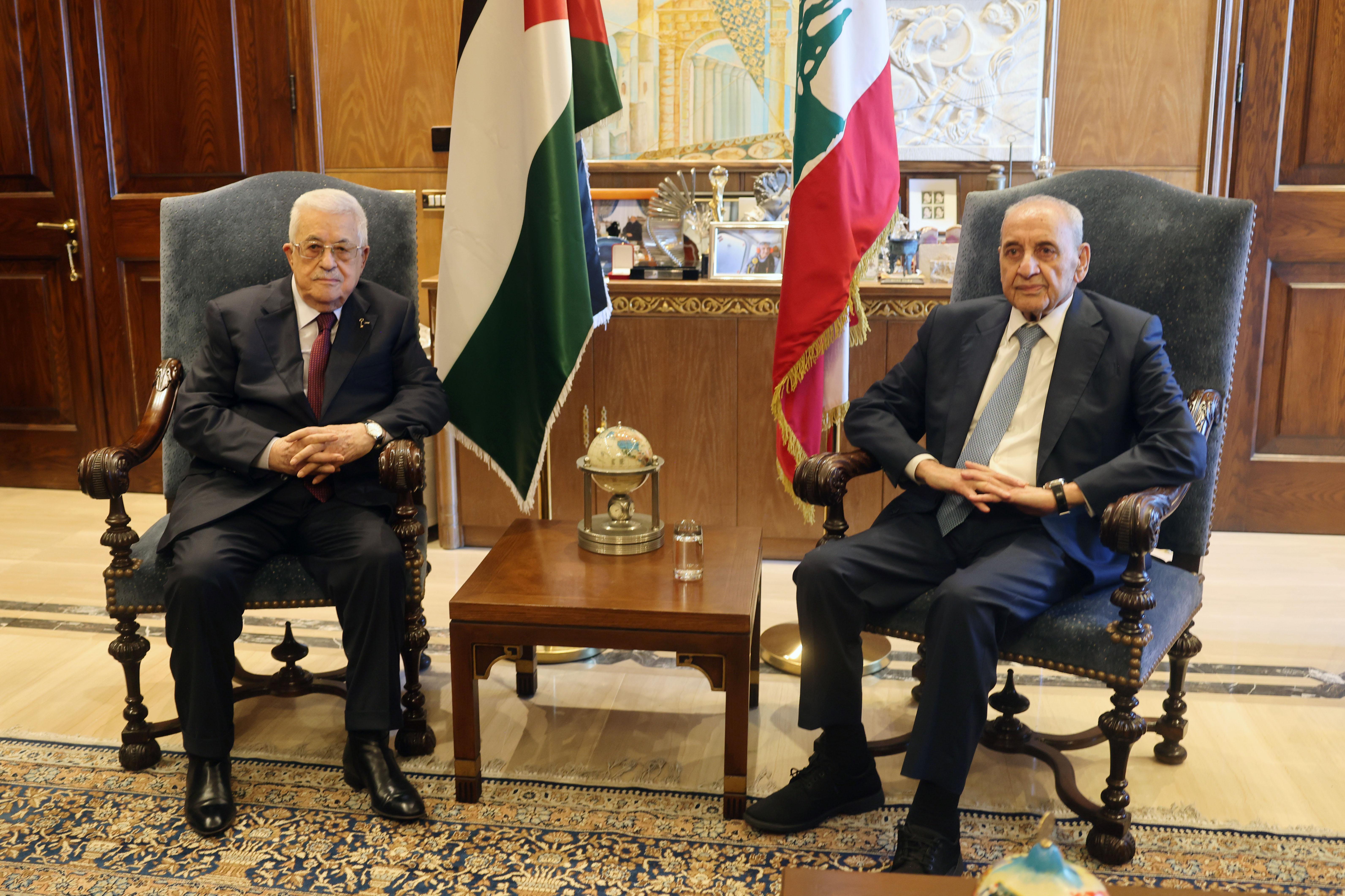 الرئيس عباس يجتمع مع رئيس مجلس النواب اللبناني