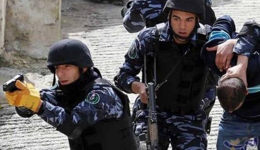 أجهزة أمن السلطة تعتقل 12 مواطناً بينهم صحفي بالضفة
