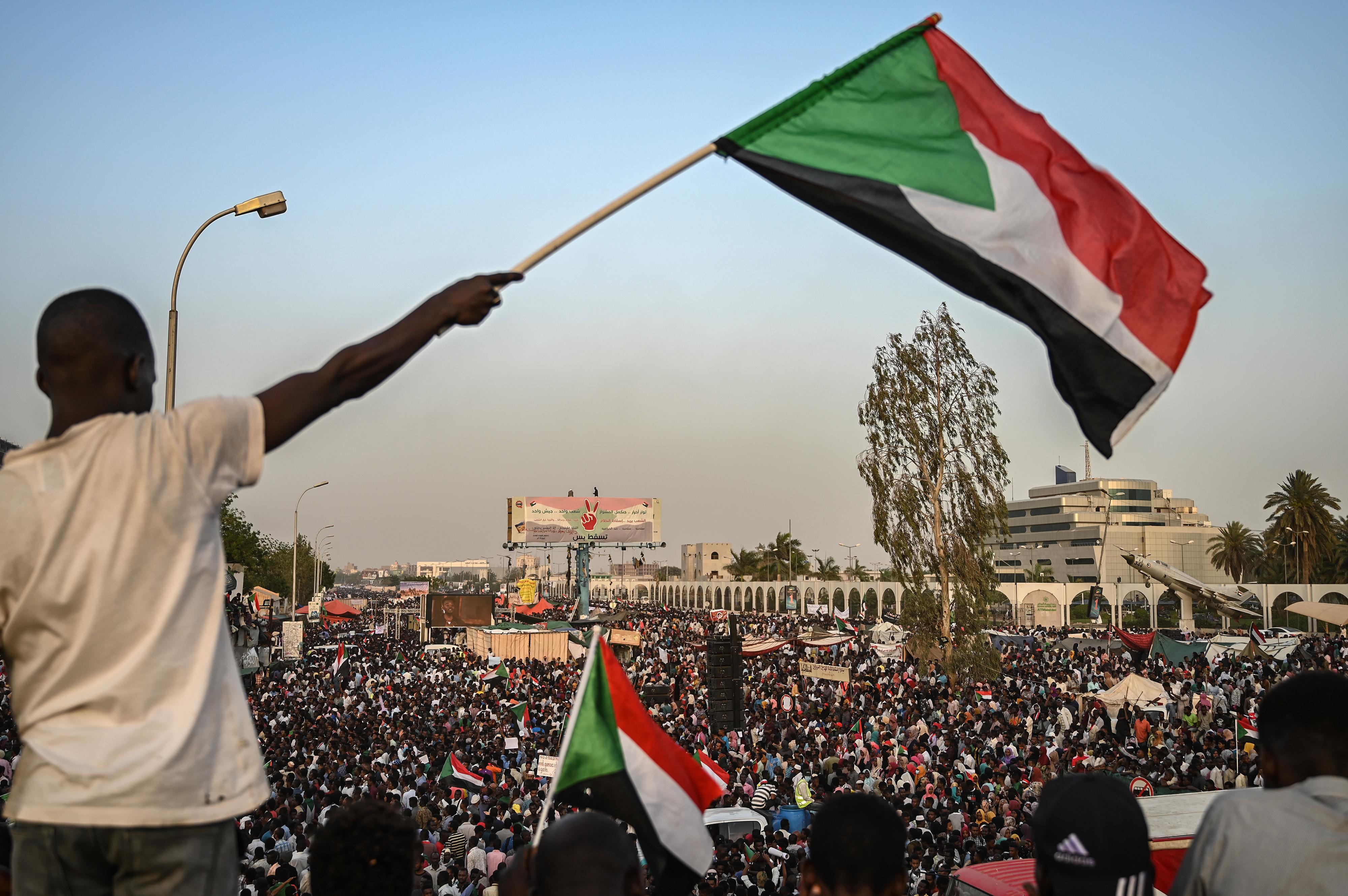 النقد الدولي: السودان يتجه لتقليص ديونه إلى 8 مليارات دولار