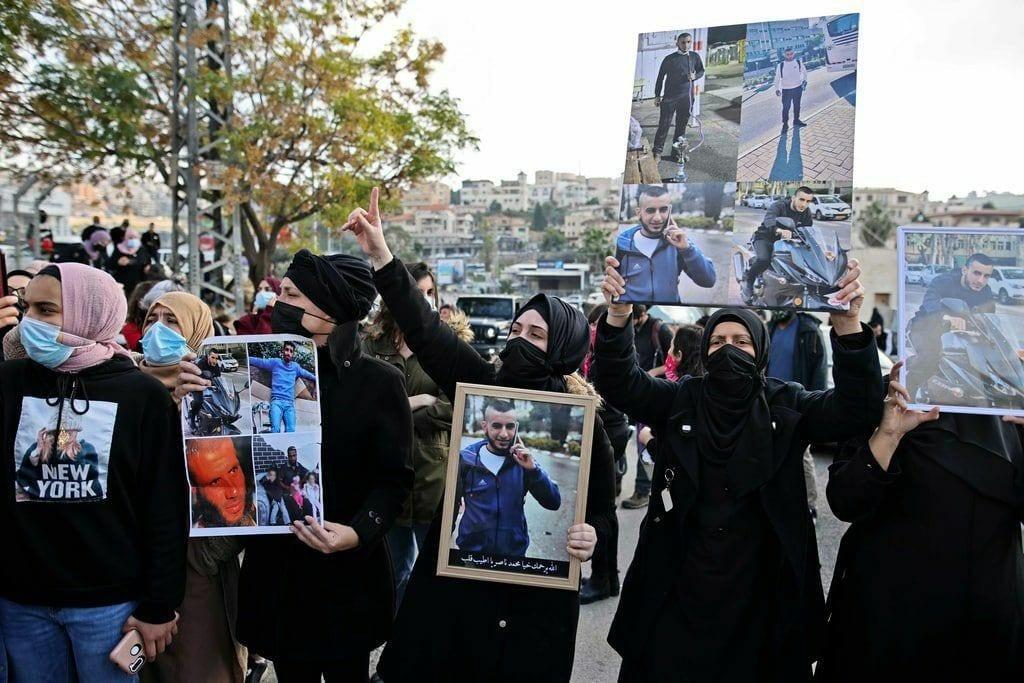 "الشرطة الإسرائيلية" تفتح تحقيقاً بحادثة الاعتداء على المتظاهرين في مدينة أم الفحم