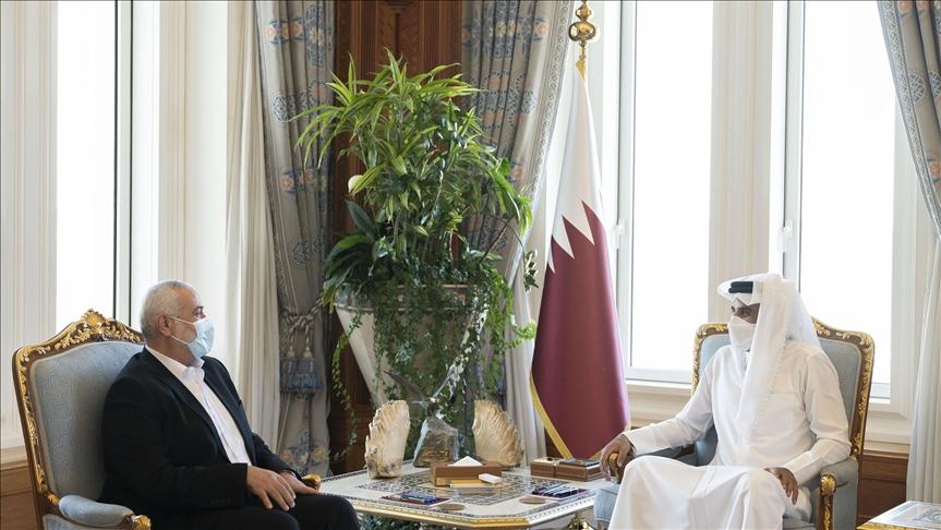 أمير قطر يبحث مع هنية قضايا إقليمية ودولية والأخير يهنئه بالمصالحة الخليجية