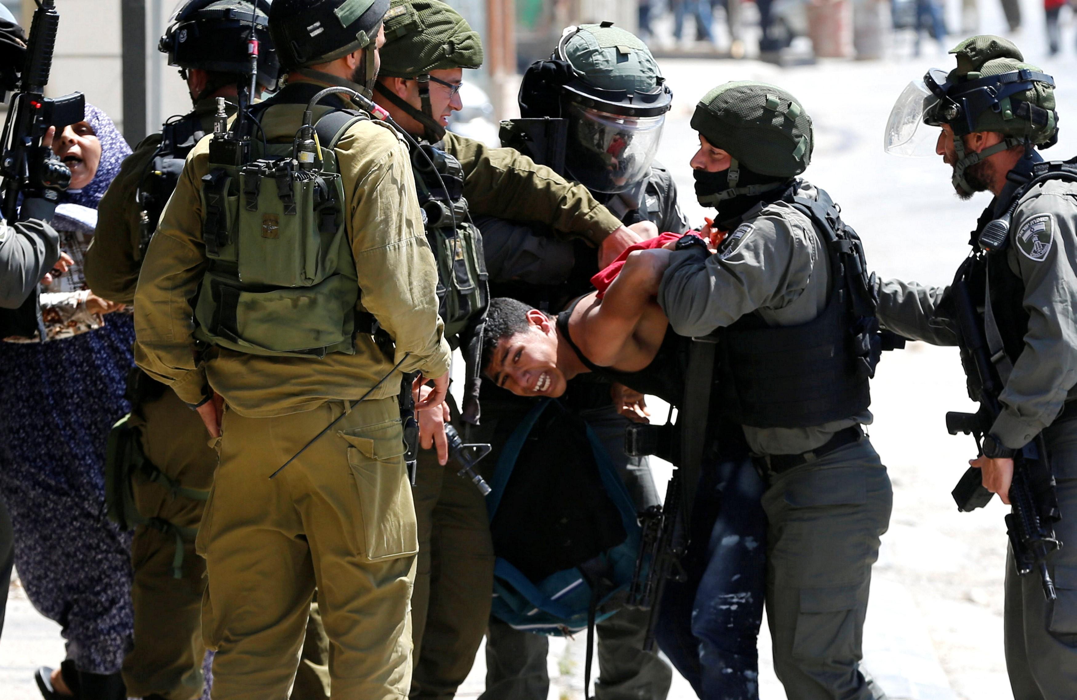 خلال فبراير الماضي... 3 شهداء و66 إصابة و317 معتقلاً فلسطينياً بفعل انتهاكات الاحتلال
