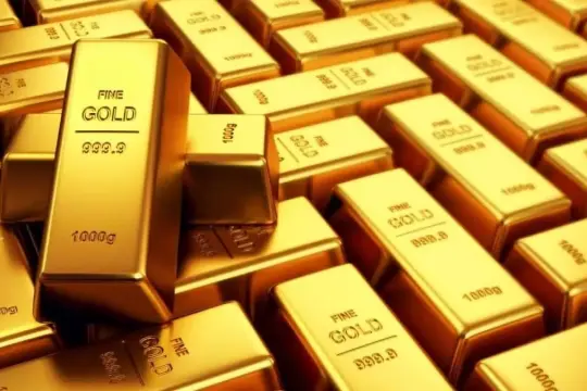 سعر الذهب يستقر وسط جهود السلام الأميركية وترقب اجتماع "جاكسون هول"