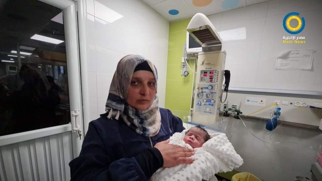 صور| عبر النطف المهربة.. الأسير محمد القدرة من خانيونس يرزق بطفل