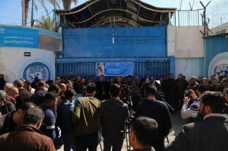 اتحاد الموظفين يعلن البدء بإجراءات "نزاع عمل" مع إدارة الأونروا