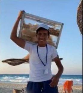 مصر: "بائع الفريسكا" ينال منحة دراسية ومالية تقديراً لتفوقه