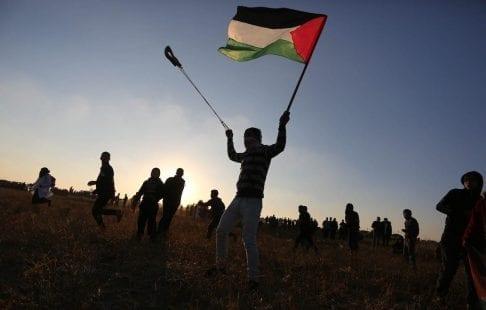 الجمعة ال79 من مسيرات العودة ترفع شعار "لا للتطبيع" على حدود القطاع