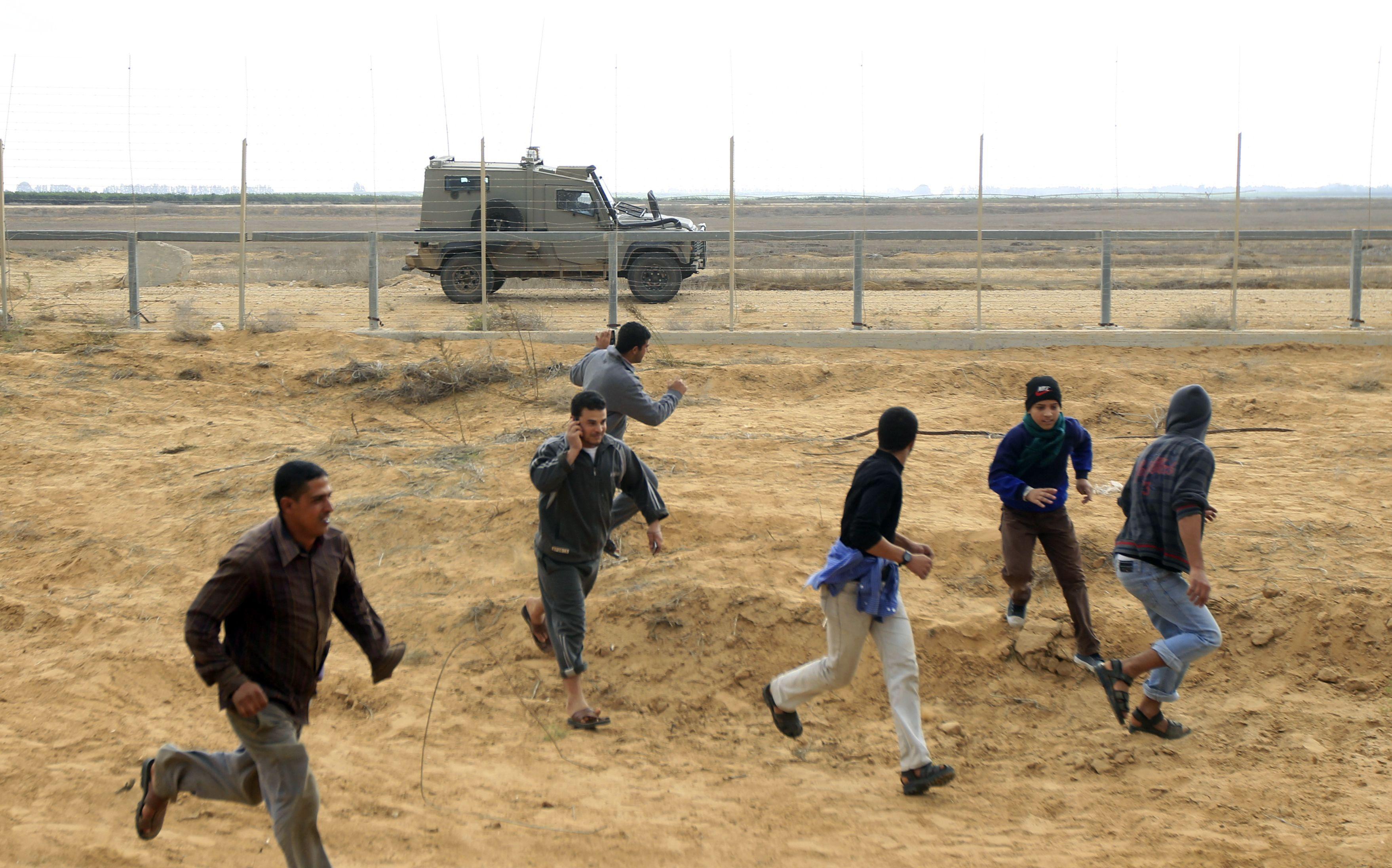 بينيت يعتزم احتجاز متسللي غزة كـ "رهائن" لهذا الهدف