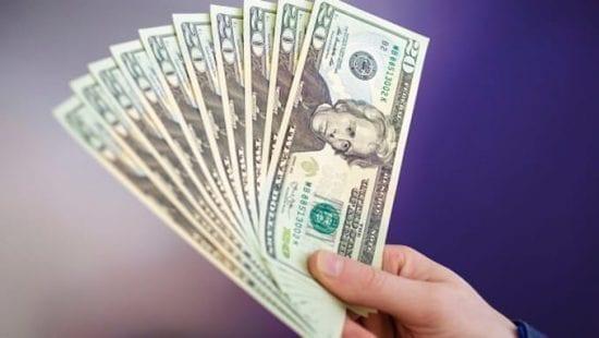 100 دولار دفعة شهر 6 .. العمادي يعلن موعد الصرف